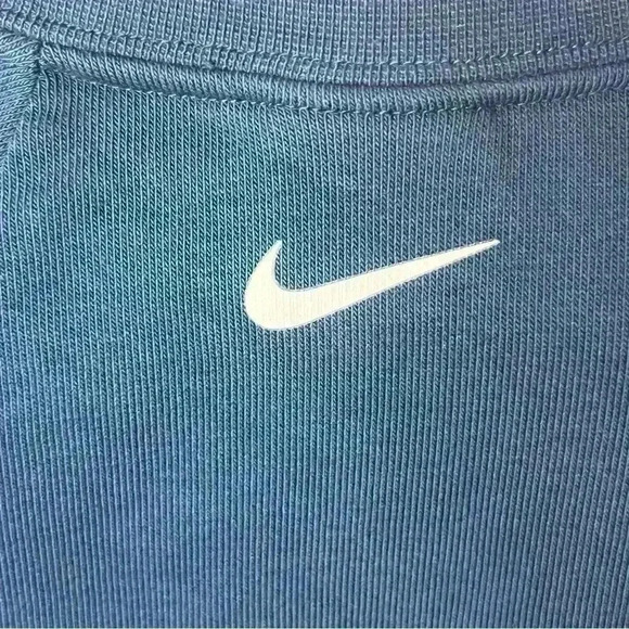 Nike Cropped Crewneck Sweatshirt Women Medium Teal Blue Drifit Long Sleeve - Picture 5 of 7